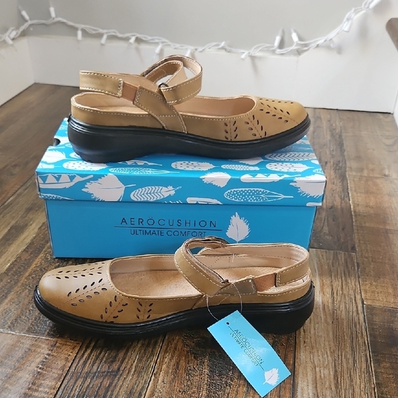 Aerocushion Womens Mary Jane Tan Lightweight Women's Flats (8.5 Wide) - Picture 9 of 12